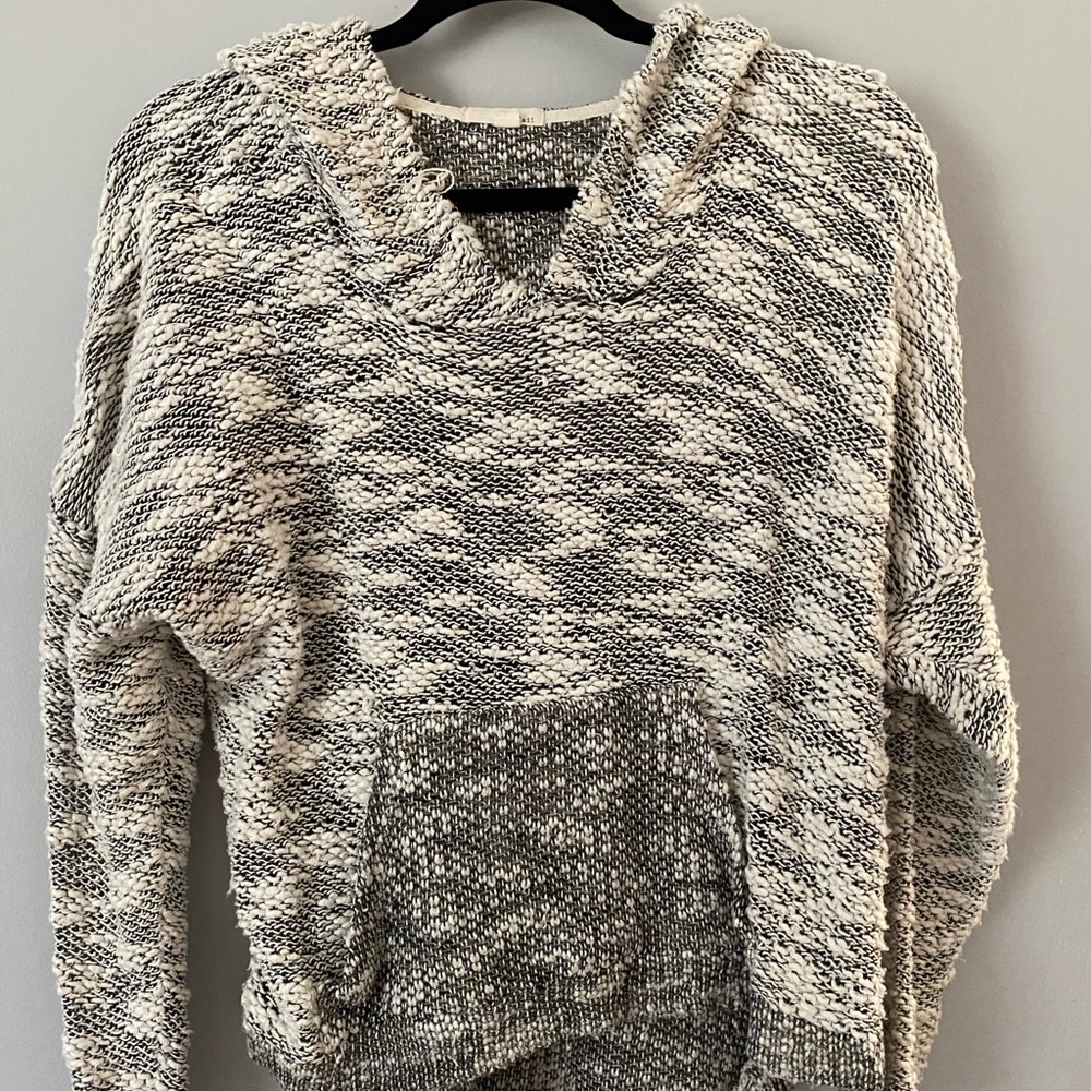 Sweater pull over